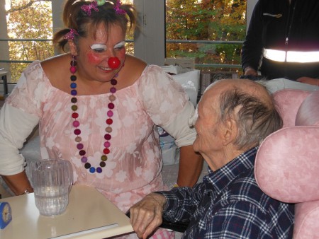 VISITE DE PETRONILLE. CLOWN VISITEUR EMPATHIQUE